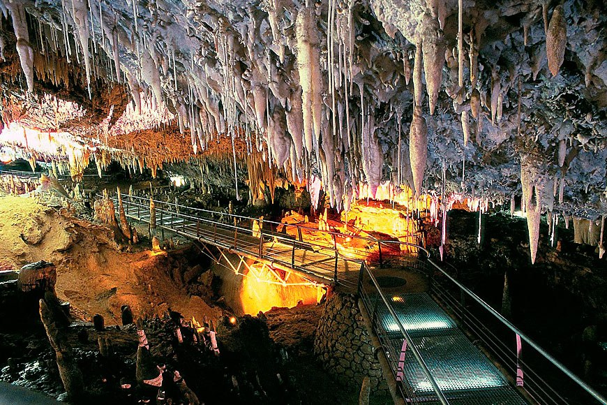 La espectacular Cueva del Soplao, a 35 minutos de Casa Junco